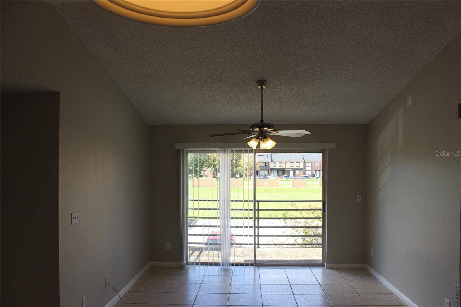 5231 VIA HACIENDA CIRCLE, #B218, Orlando, FL 32839 5231 VIA HACIENDA CIRCLE, #B218, Orlando, FL 32839