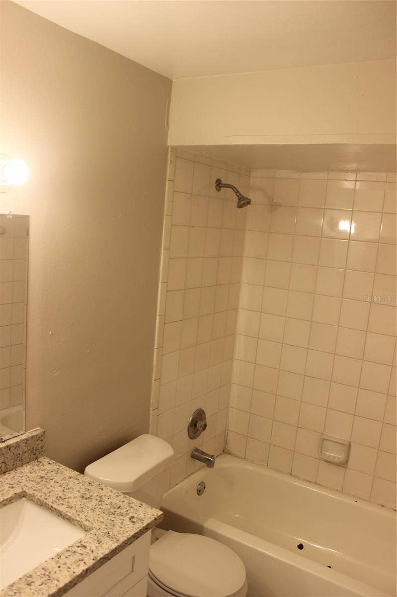 5231 VIA HACIENDA CIRCLE, #B218, Orlando, FL 32839 5231 VIA HACIENDA CIRCLE, #B218, Orlando, FL 32839