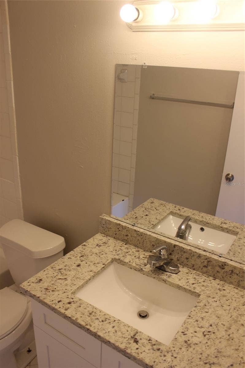 5231 VIA HACIENDA CIRCLE, #B218, Orlando, FL 32839 5231 VIA HACIENDA CIRCLE, #B218, Orlando, FL 32839