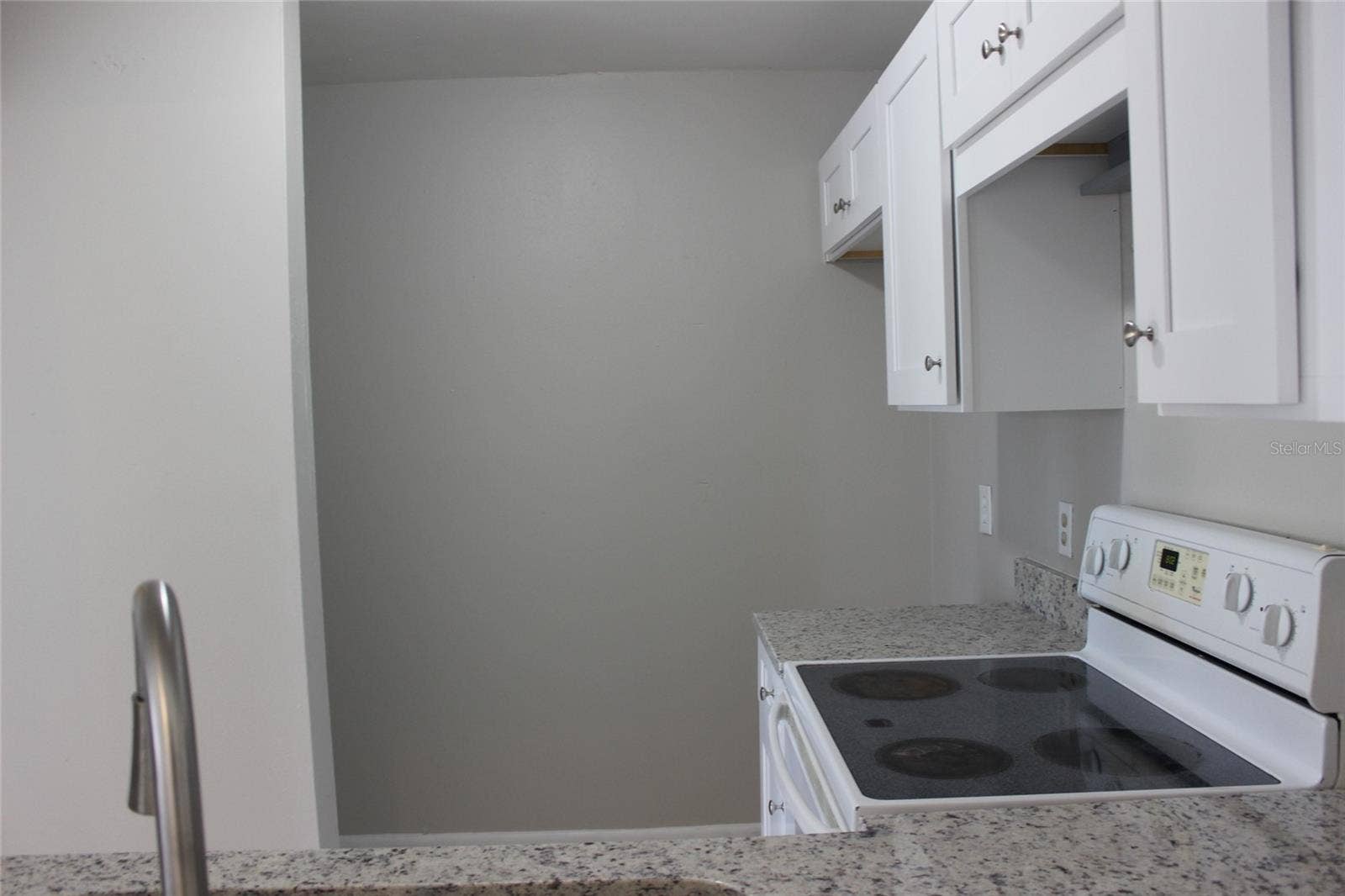 5231 VIA HACIENDA CIRCLE, #B218, Orlando, FL 32839 5231 VIA HACIENDA CIRCLE, #B218, Orlando, FL 32839