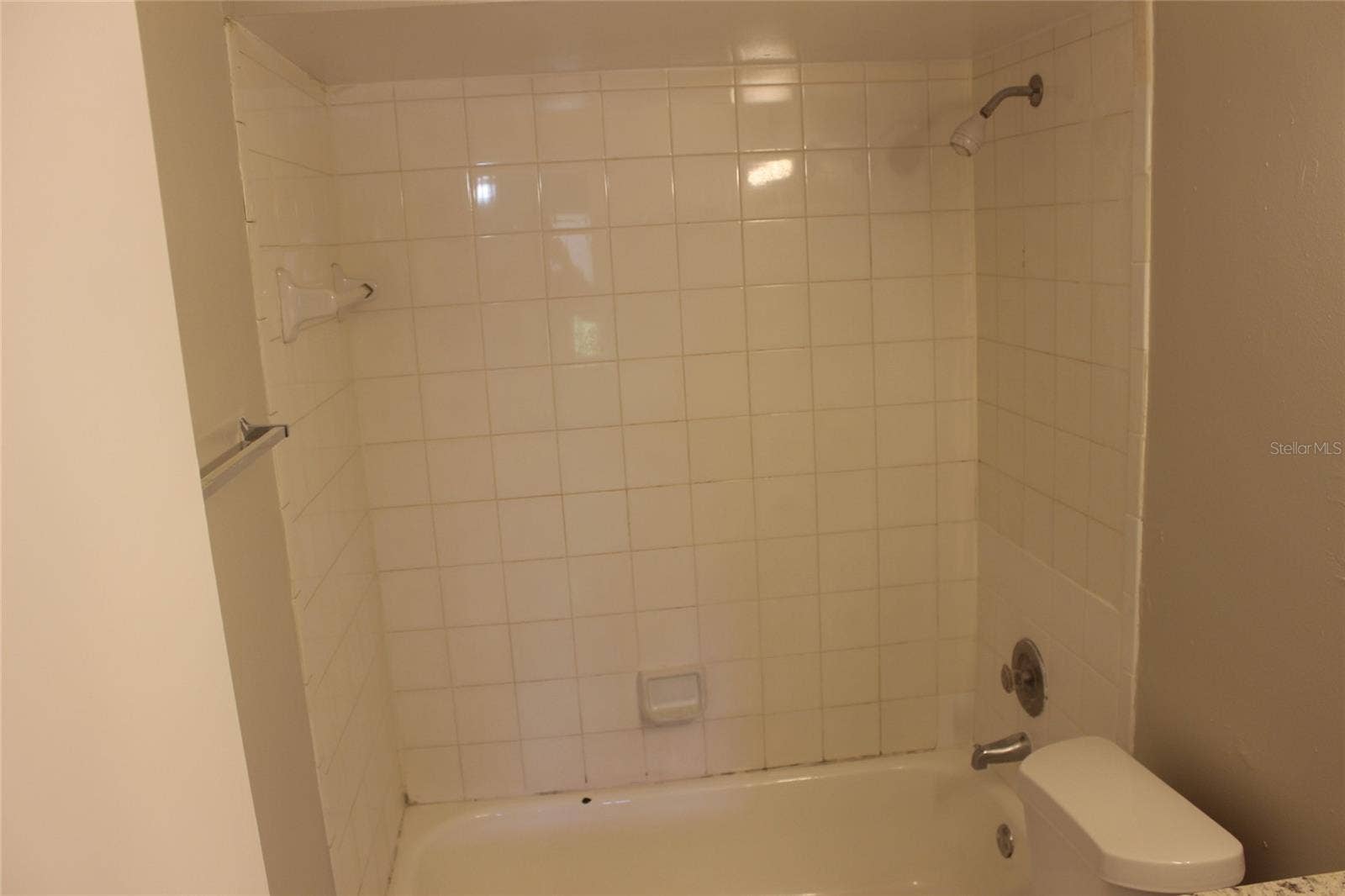 5231 VIA HACIENDA CIRCLE, #B218, Orlando, FL 32839 5231 VIA HACIENDA CIRCLE, #B218, Orlando, FL 32839