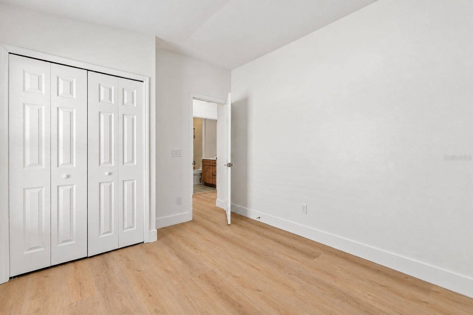 573 SHORT PINE CIRCLE, Orlando, FL 32807 573 SHORT PINE CIRCLE, Orlando, FL 32807