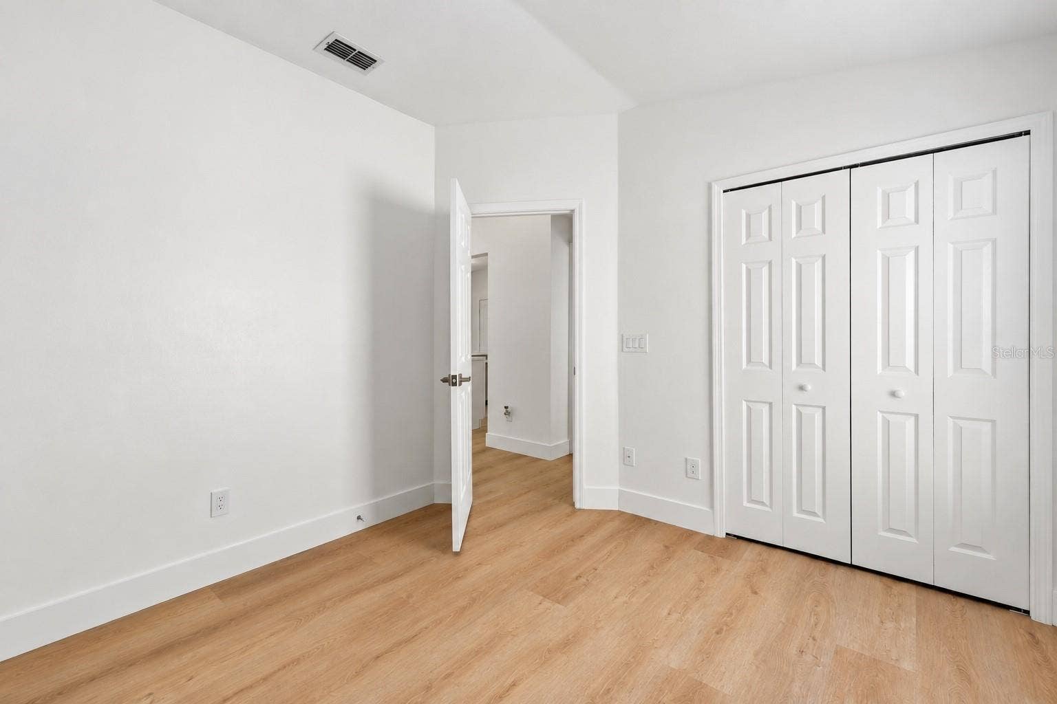 573 SHORT PINE CIRCLE, Orlando, FL 32807 573 SHORT PINE CIRCLE, Orlando, FL 32807