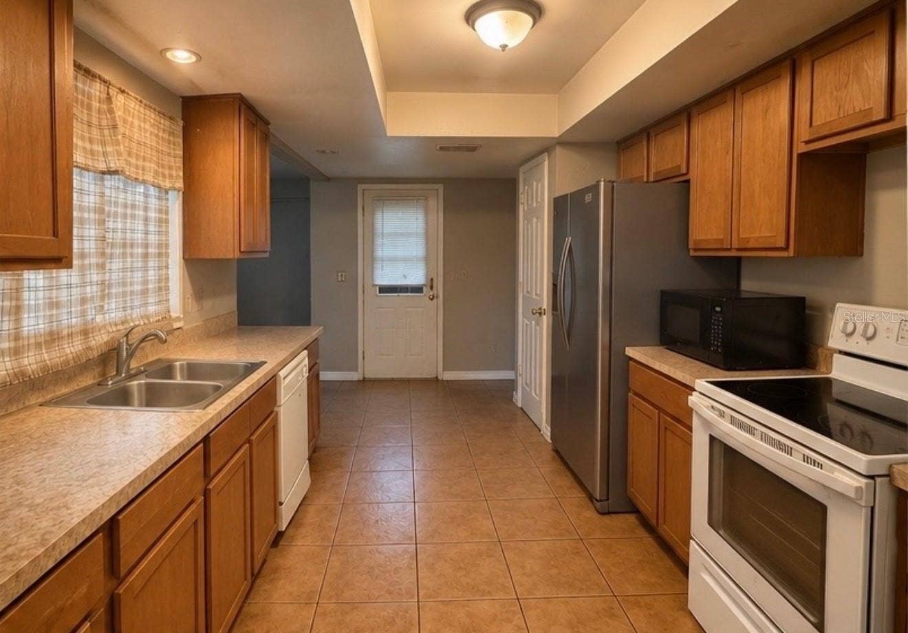 2711 PIONEER ROAD, Orlando, FL 32808 2711 PIONEER ROAD, Orlando, FL 32808