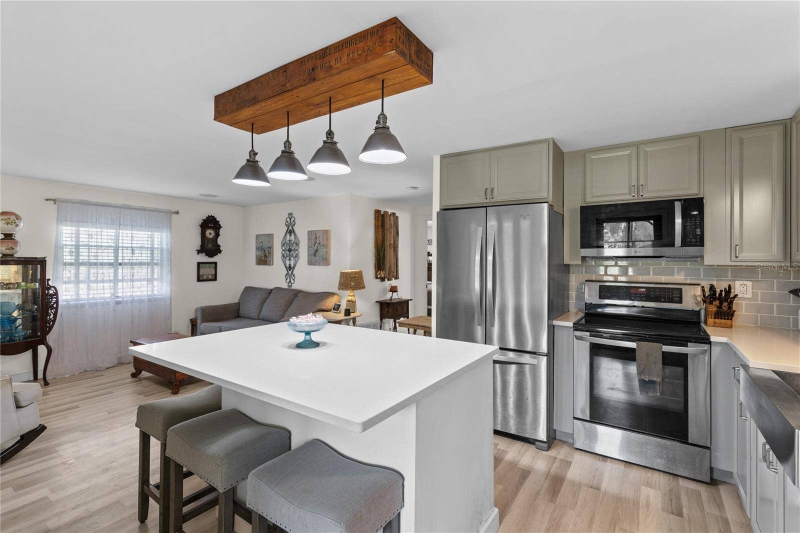13419 MARYLAND AVENUE, Astatula, FL 34705 Updated kitchen.