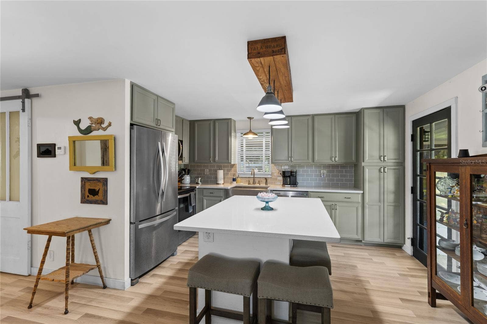 13419 MARYLAND AVENUE, Astatula, FL 34705 Updated kitchen.