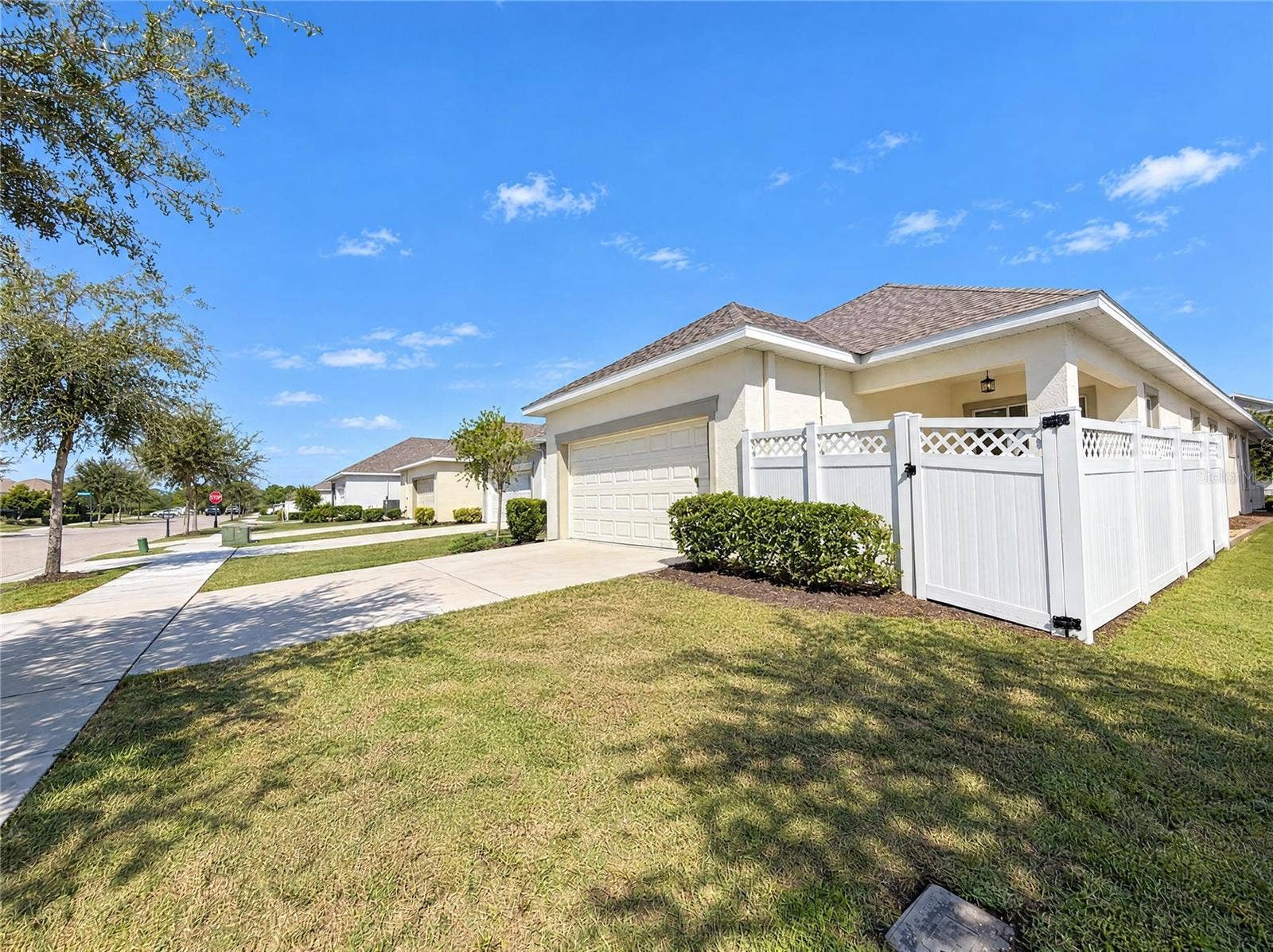 724 WINTERSIDE DRIVE, Apollo Beach, FL 33572 724 WINTERSIDE DRIVE, Apollo Beach, FL 33572