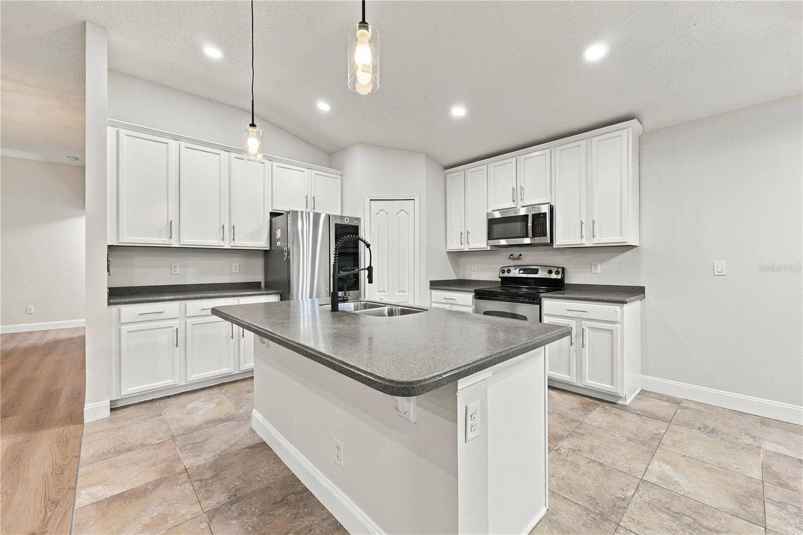 466 W NEW ENGLAND DRIVE, Elkton, FL 32033 466 W NEW ENGLAND DRIVE, Elkton, FL 32033