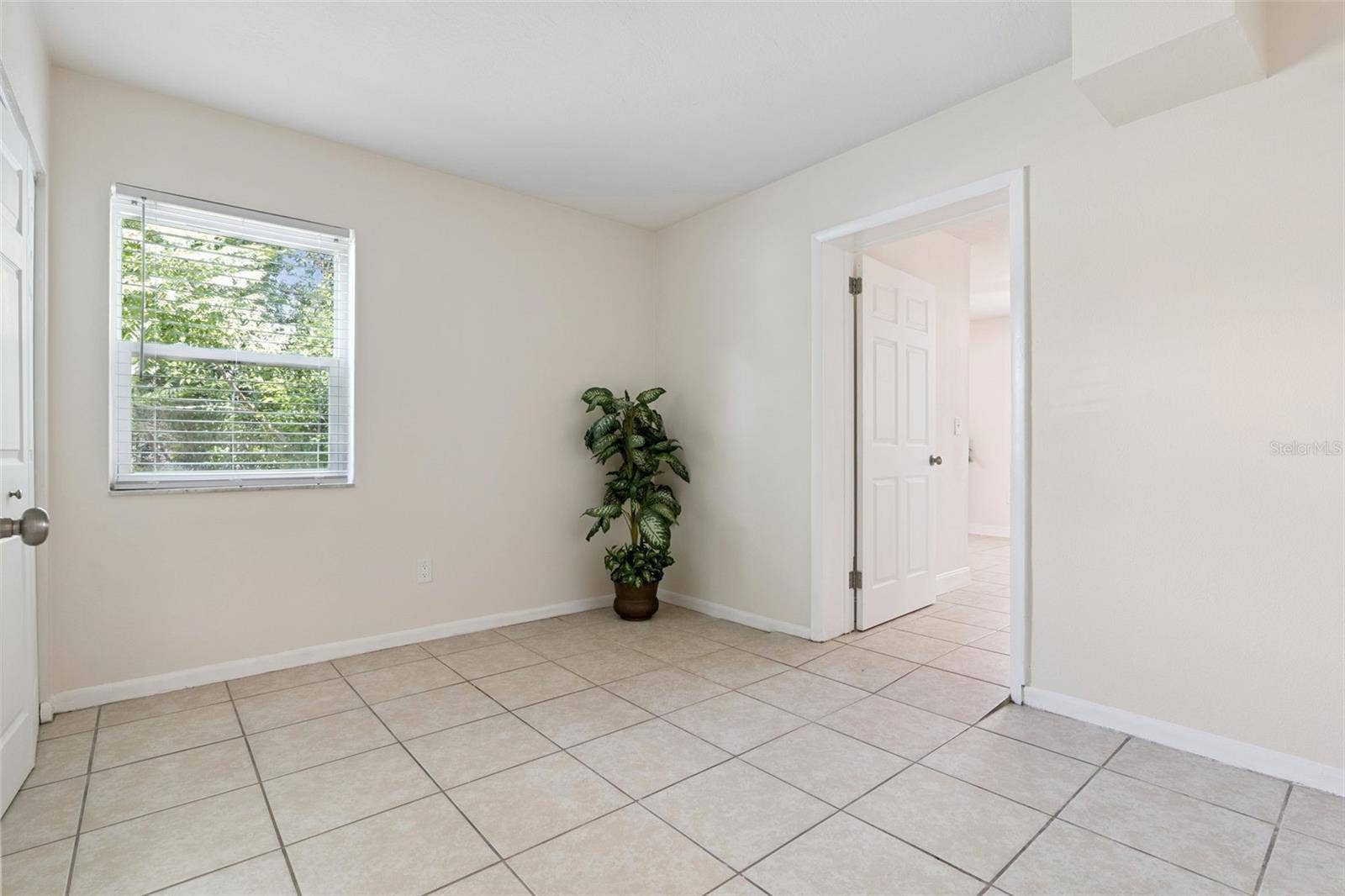 2489 BARBAROSSA AVENUE, Deltona, FL 32738 2489 BARBAROSSA AVENUE, Deltona, FL 32738