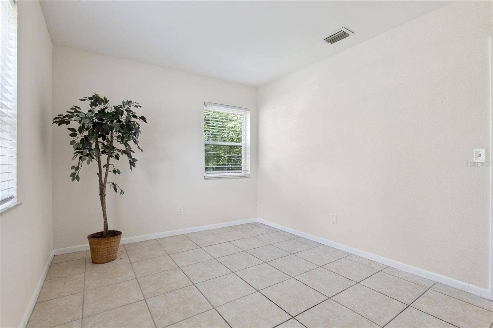 2489 BARBAROSSA AVENUE, Deltona, FL 32738 2489 BARBAROSSA AVENUE, Deltona, FL 32738
