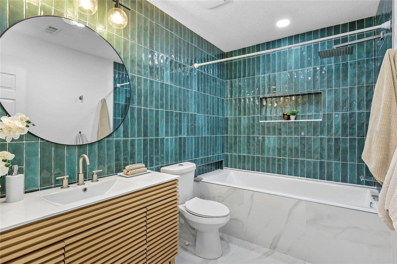 2330 WESTMINSTER CT., Winter Park, FL 32789 2330 WESTMINSTER CT., Winter Park, FL 32789