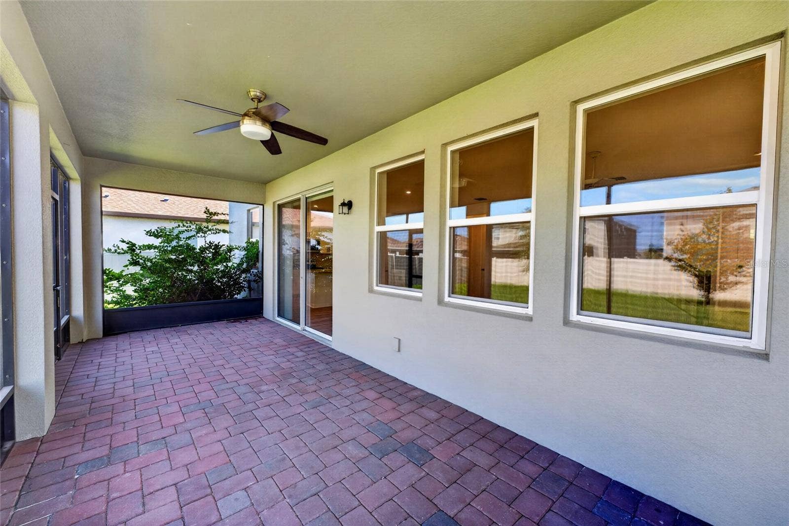 2960 ANGELONIA THORN WAY, Clermont, FL 34711 Screen-in Lanai