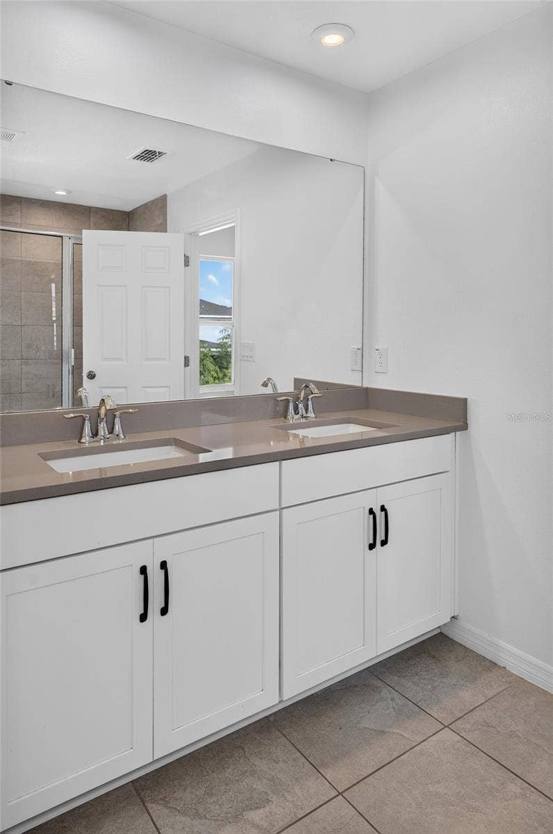 2960 ANGELONIA THORN WAY, Clermont, FL 34711 Primary Bathroom