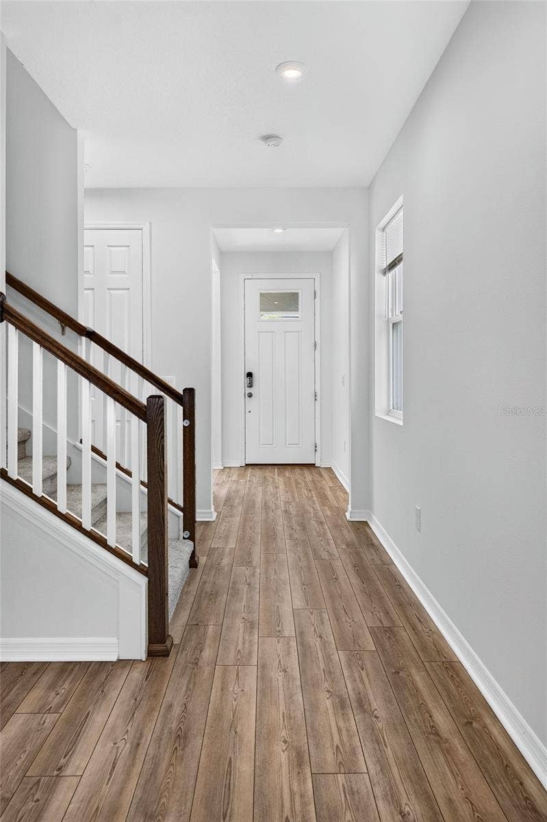 2960 ANGELONIA THORN WAY, Clermont, FL 34711 Entry Staircase