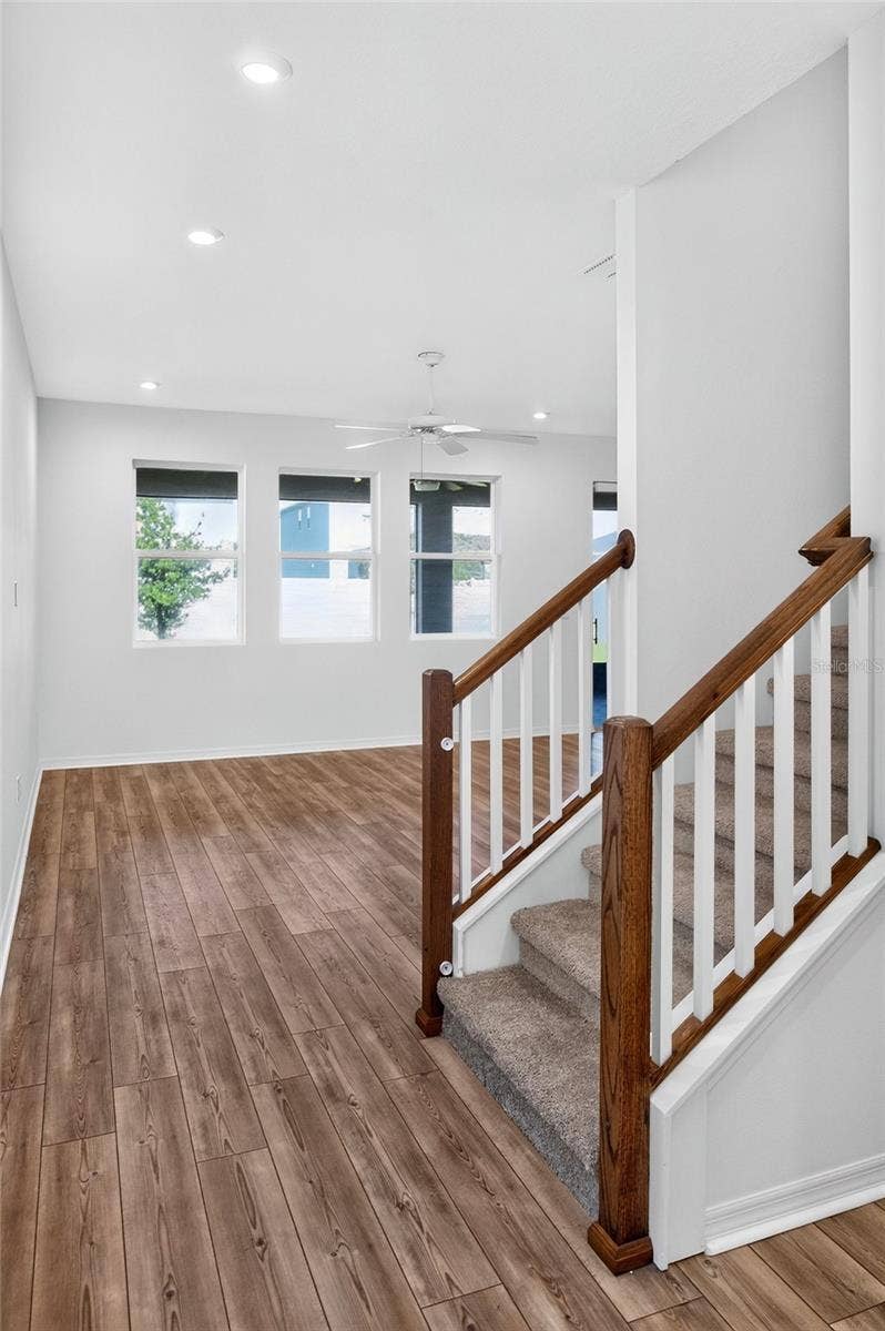 2960 ANGELONIA THORN WAY, Clermont, FL 34711 Staircase