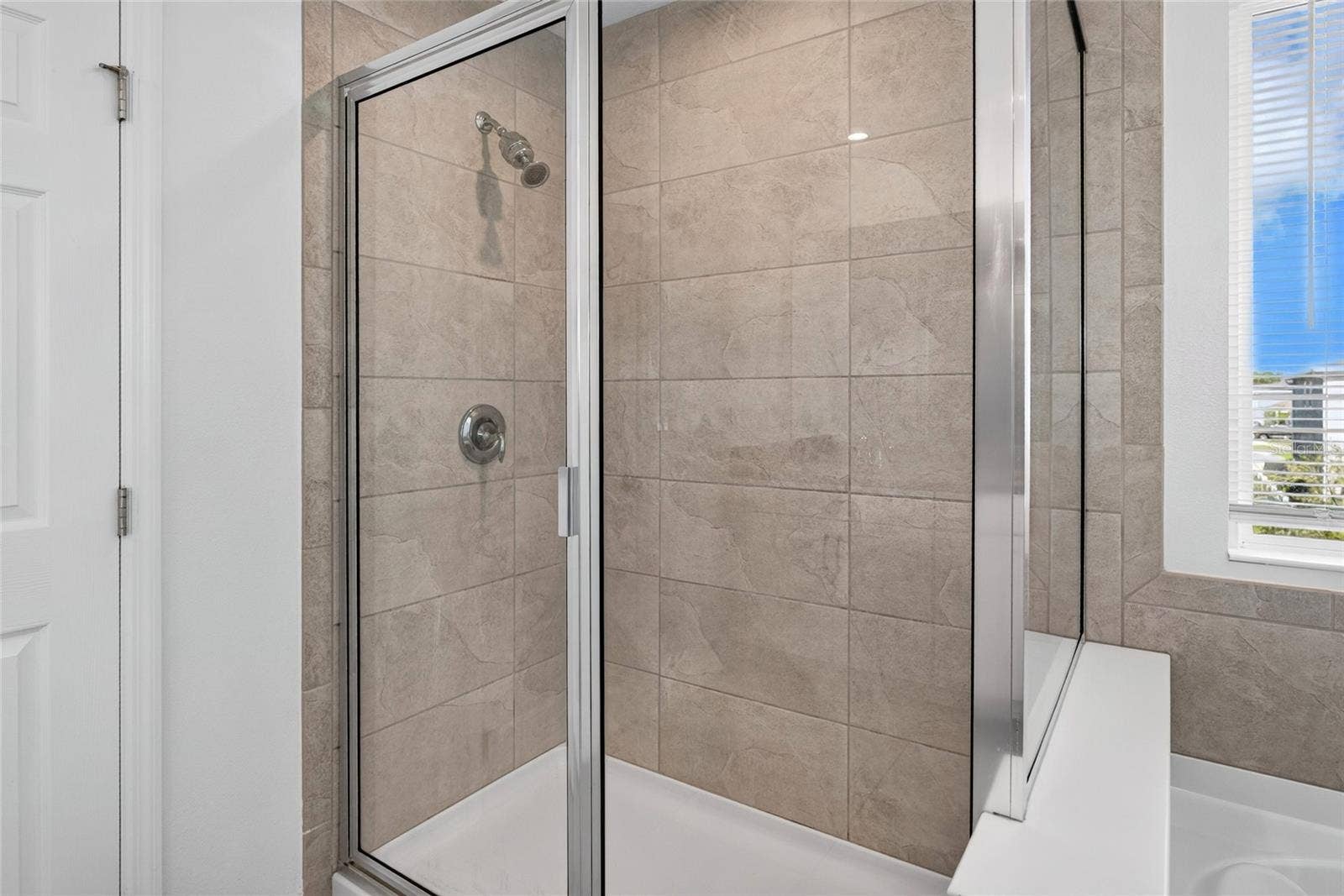 2960 ANGELONIA THORN WAY, Clermont, FL 34711 Primary Shower