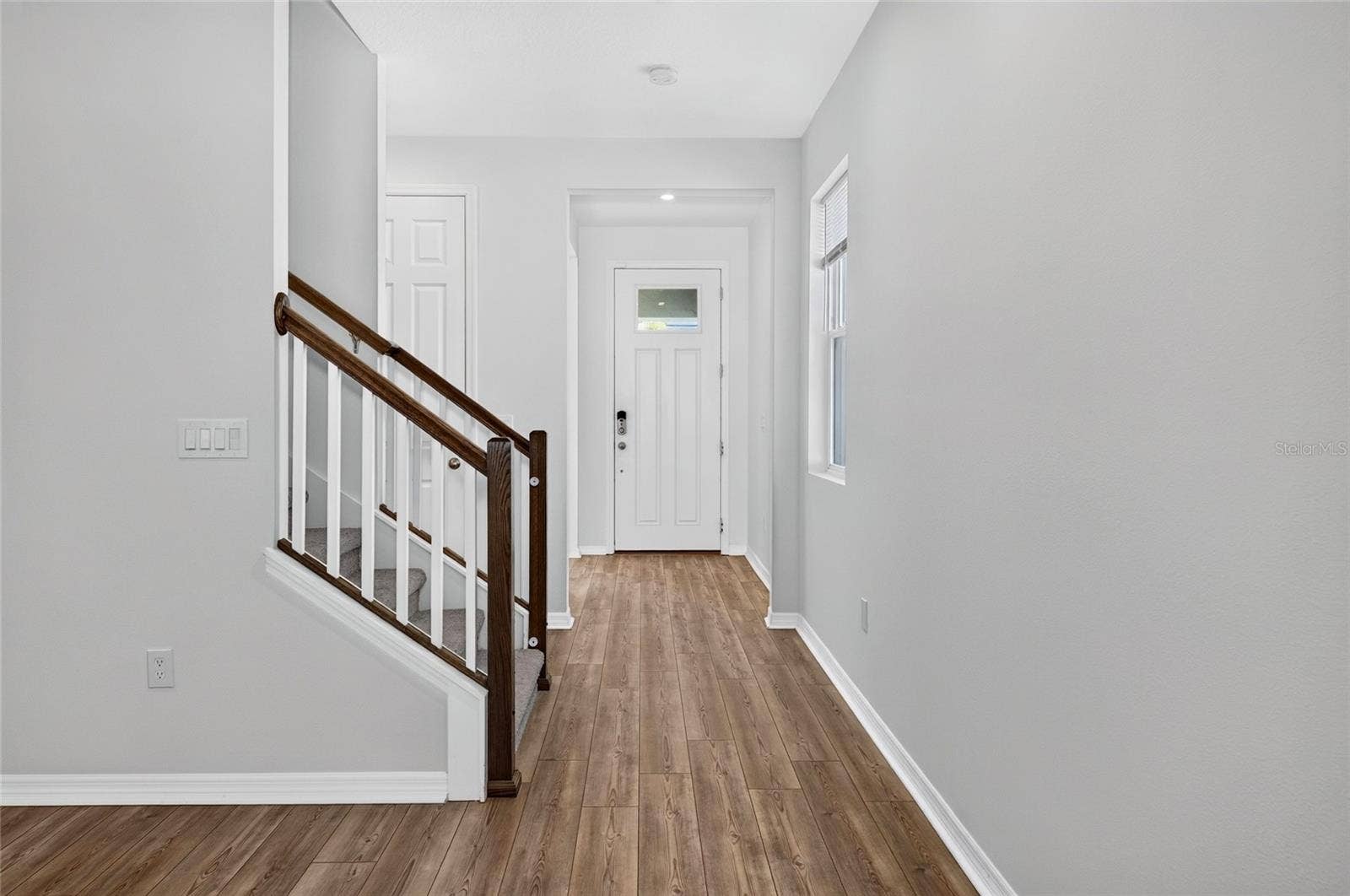 2960 ANGELONIA THORN WAY, Clermont, FL 34711 Entry Staircase
