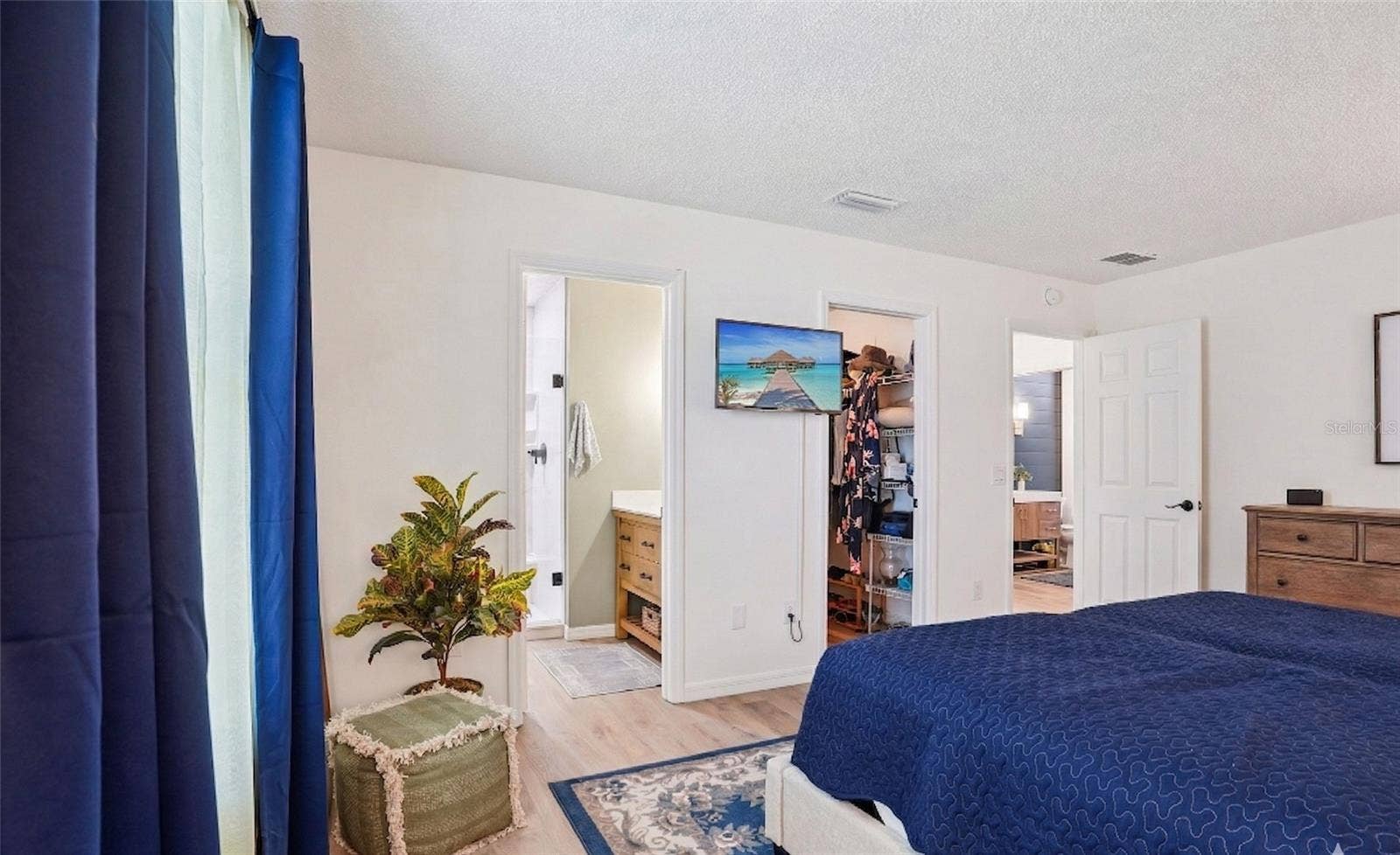 1609 GIBBES WAY, The Villages, FL 32162 1609 GIBBES WAY, The Villages, FL 32162