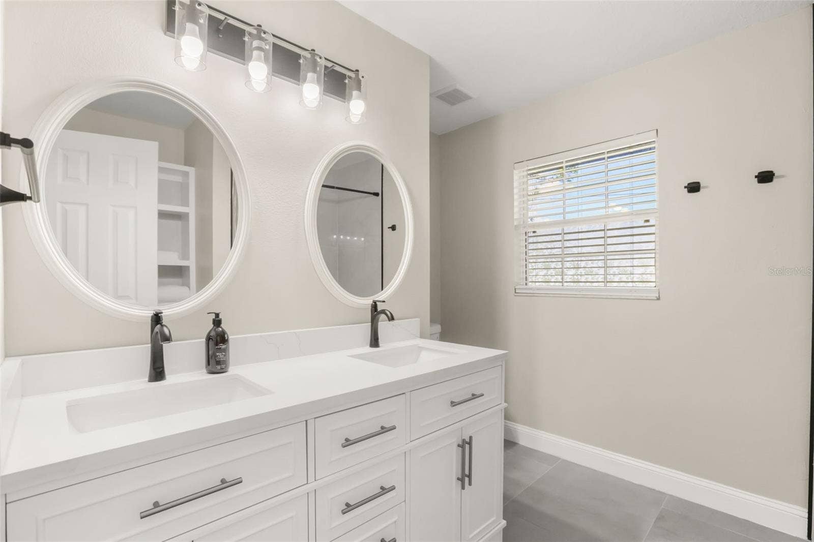 102 LINDA LANE, Lake Mary, FL 32746 102 LINDA LANE, Lake Mary, FL 32746