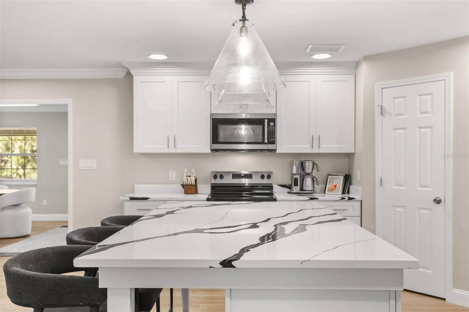 102 LINDA LANE, Lake Mary, FL 32746 102 LINDA LANE, Lake Mary, FL 32746