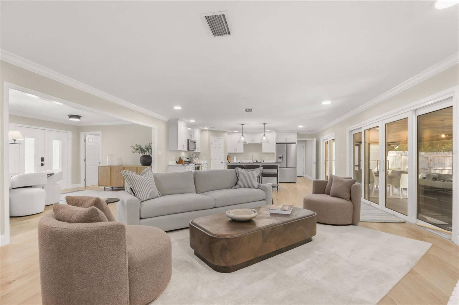 102 LINDA LANE, Lake Mary, FL 32746 102 LINDA LANE, Lake Mary, FL 32746