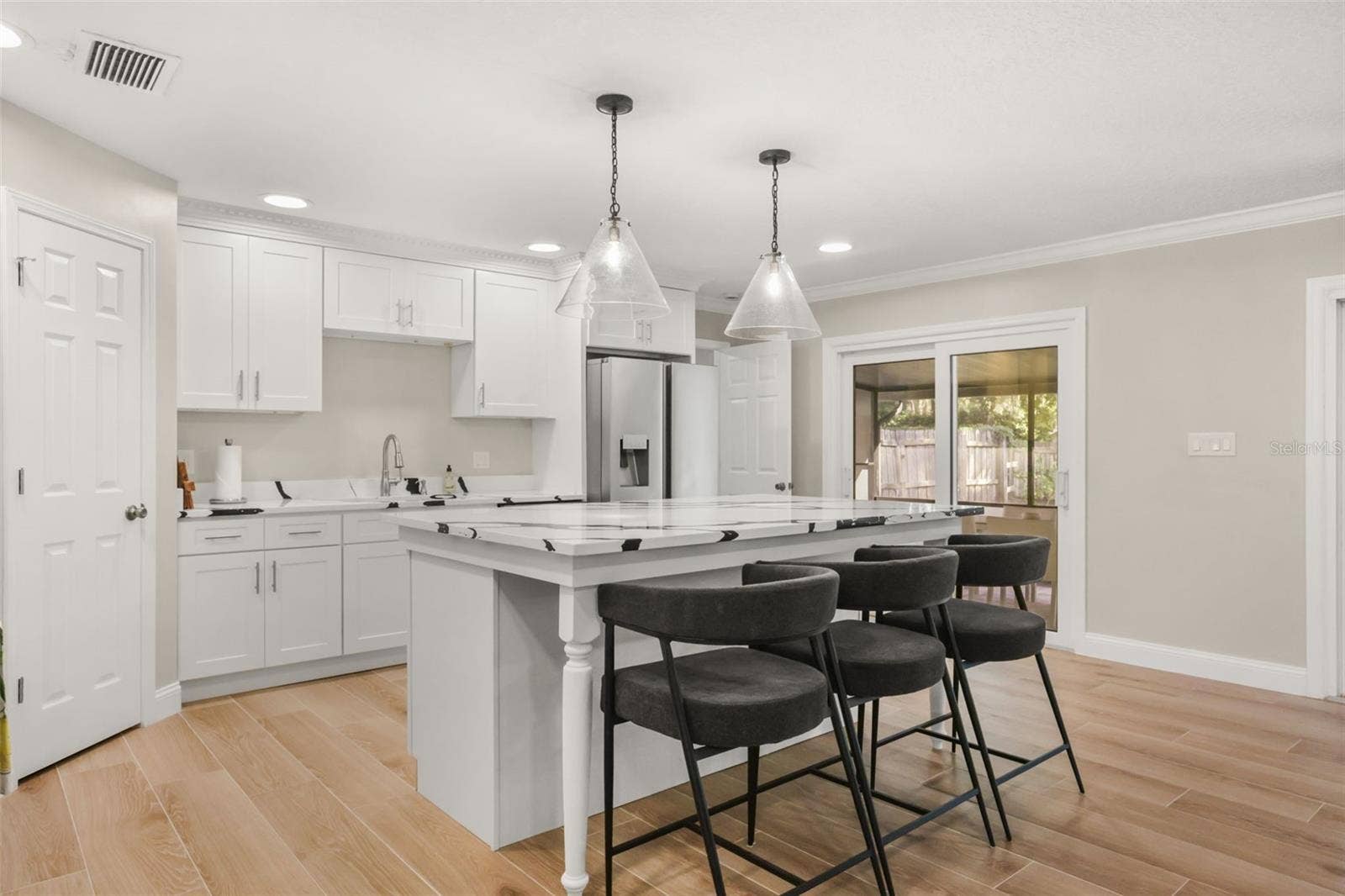 102 LINDA LANE, Lake Mary, FL 32746 102 LINDA LANE, Lake Mary, FL 32746