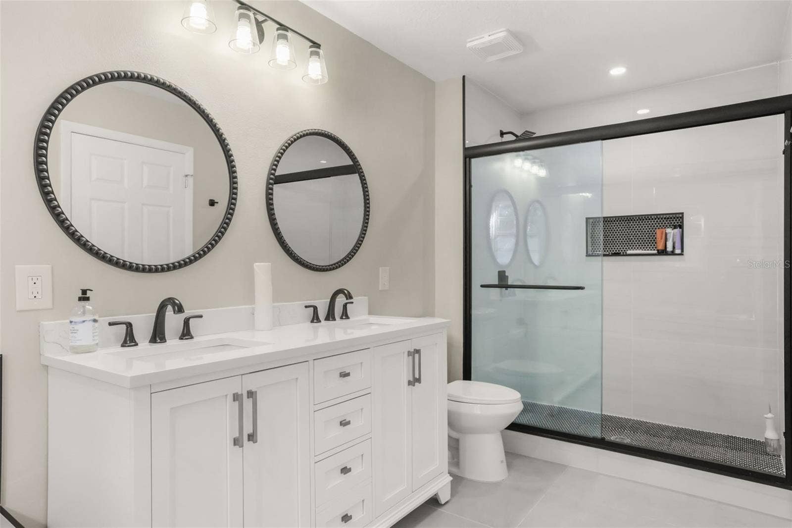 102 LINDA LANE, Lake Mary, FL 32746 102 LINDA LANE, Lake Mary, FL 32746