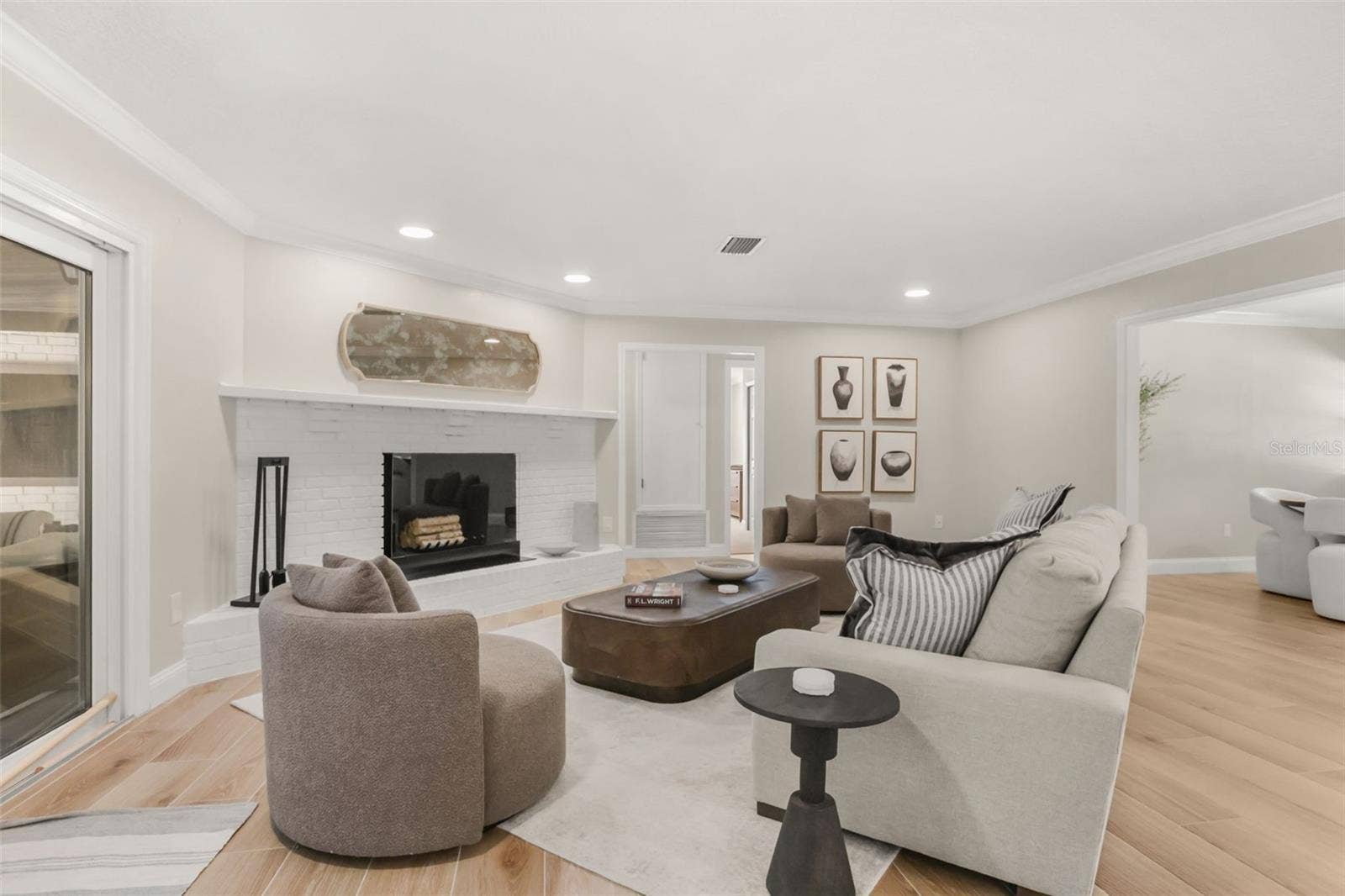 102 LINDA LANE, Lake Mary, FL 32746 102 LINDA LANE, Lake Mary, FL 32746