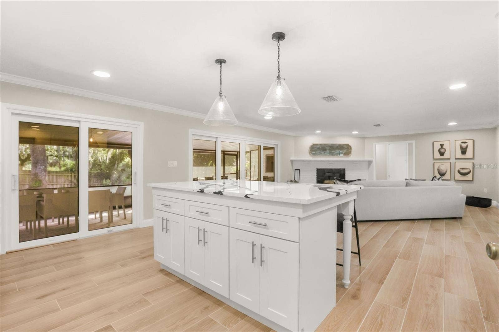 102 LINDA LANE, Lake Mary, FL 32746 102 LINDA LANE, Lake Mary, FL 32746