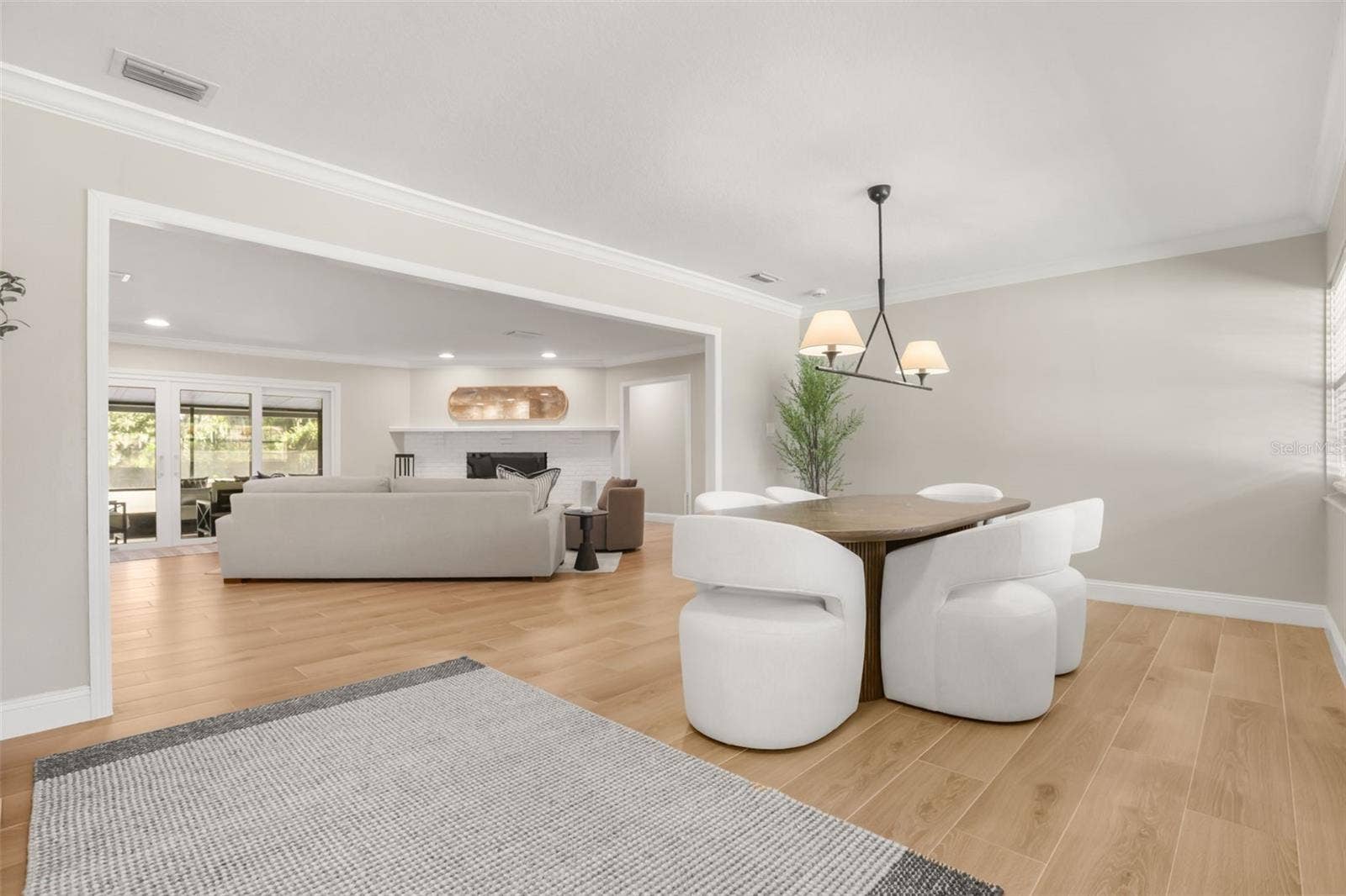 102 LINDA LANE, Lake Mary, FL 32746 102 LINDA LANE, Lake Mary, FL 32746