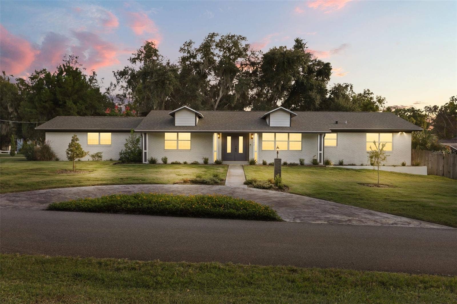 102 LINDA LANE, Lake Mary, FL 32746 102 LINDA LANE, Lake Mary, FL 32746