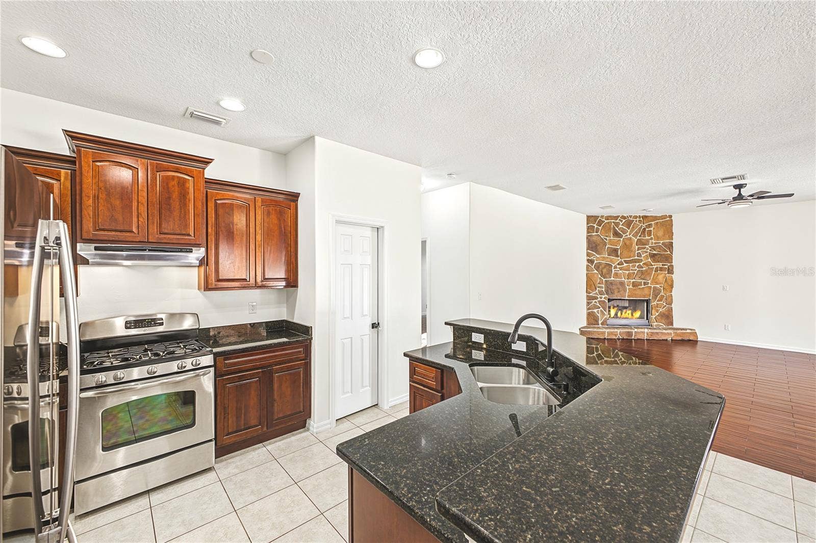 14028 VISTA DEL LAGO BOULEVARD, Clermont, FL 34711 14028 VISTA DEL LAGO BOULEVARD, Clermont, FL 34711