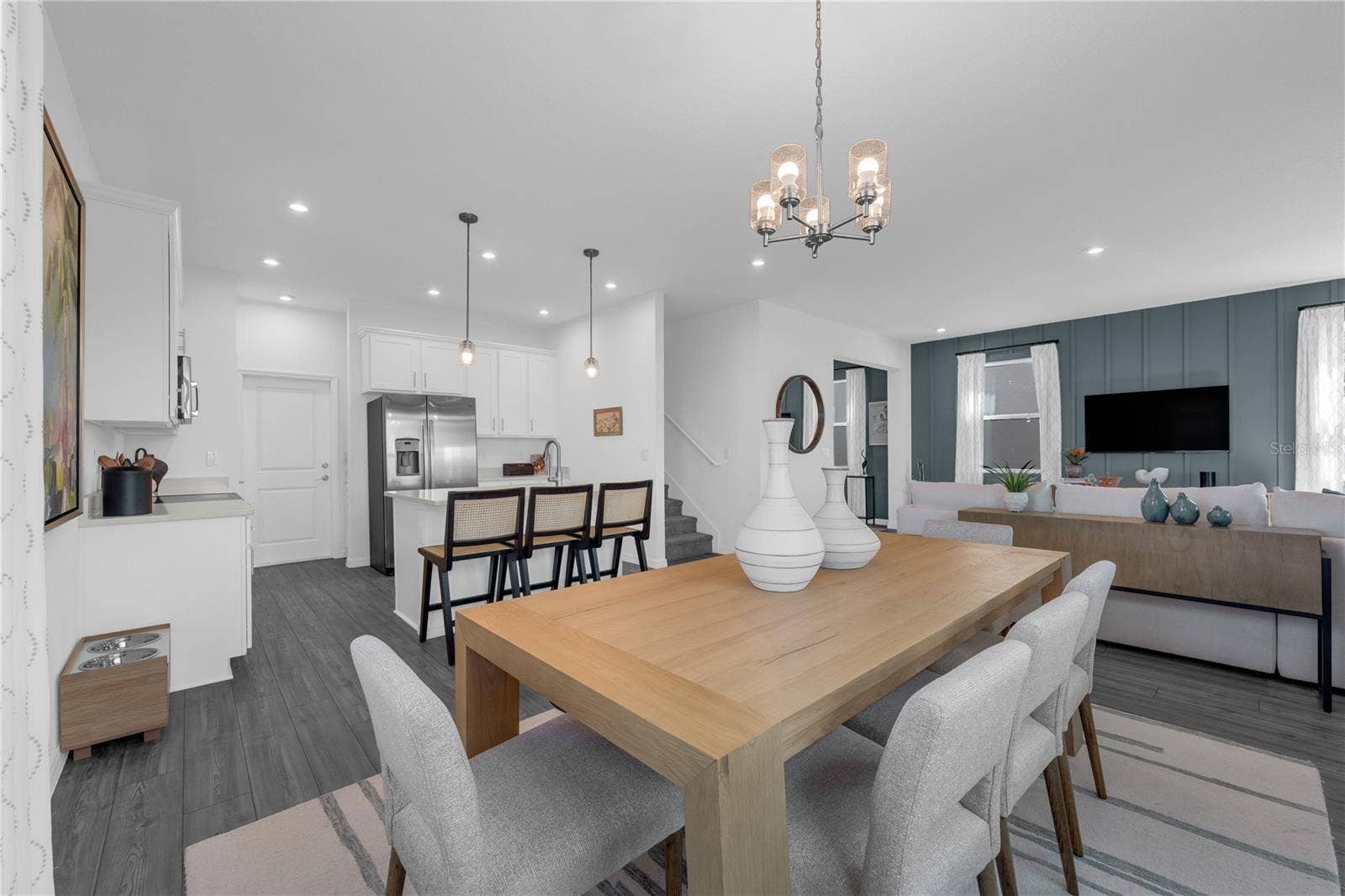 1098 CLAY BOULEVARD, Tavares, FL 32778 1098 CLAY BOULEVARD, Tavares, FL 32778