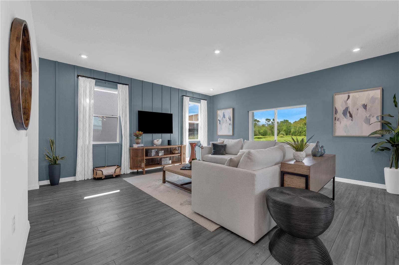 1098 CLAY BOULEVARD, Tavares, FL 32778 1098 CLAY BOULEVARD, Tavares, FL 32778
