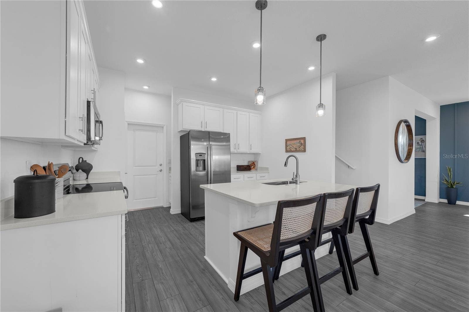 1098 CLAY BOULEVARD, Tavares, FL 32778 1098 CLAY BOULEVARD, Tavares, FL 32778