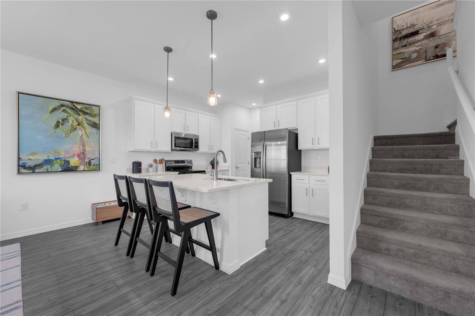 1098 CLAY BOULEVARD, Tavares, FL 32778 1098 CLAY BOULEVARD, Tavares, FL 32778