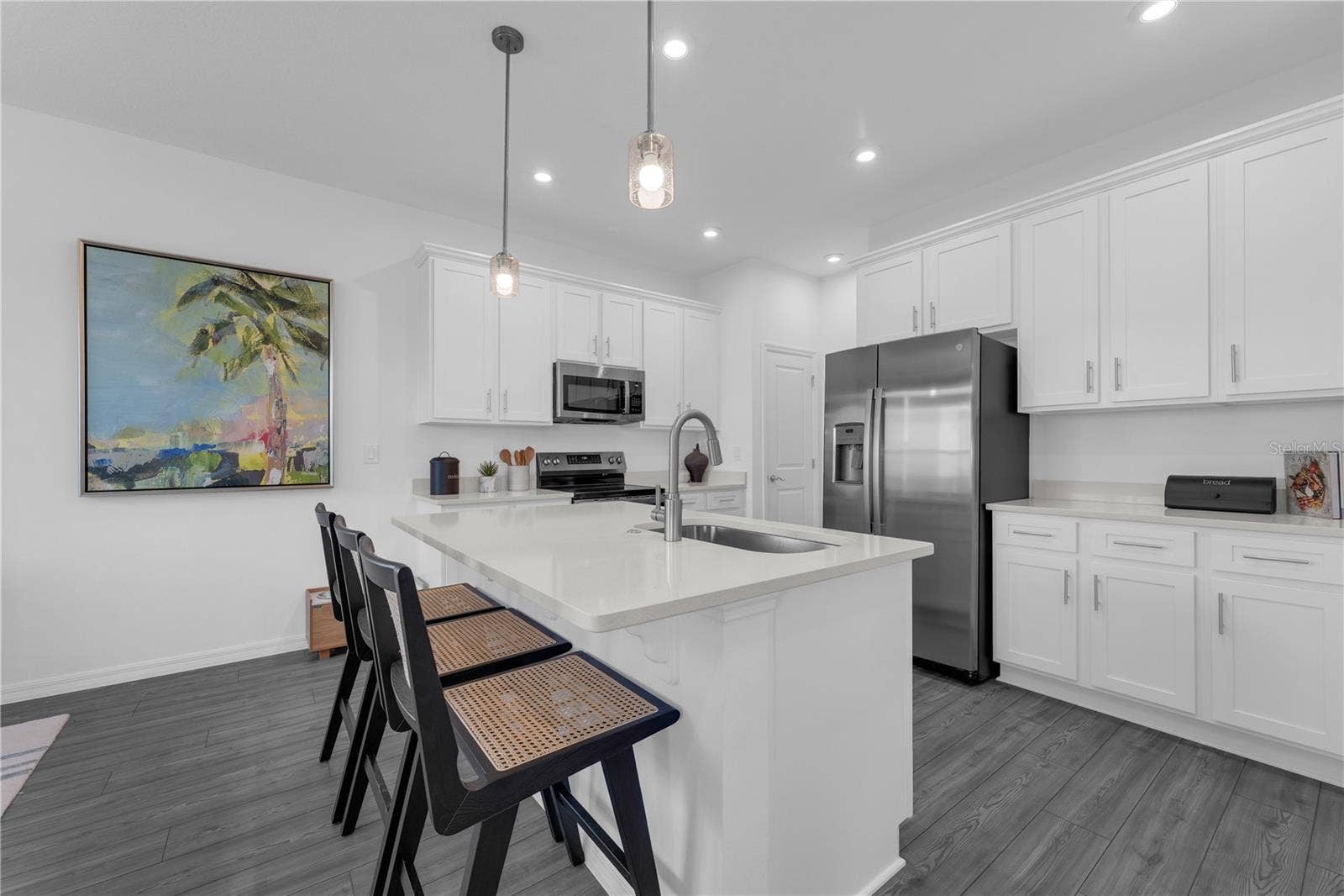 1098 CLAY BOULEVARD, Tavares, FL 32778 1098 CLAY BOULEVARD, Tavares, FL 32778