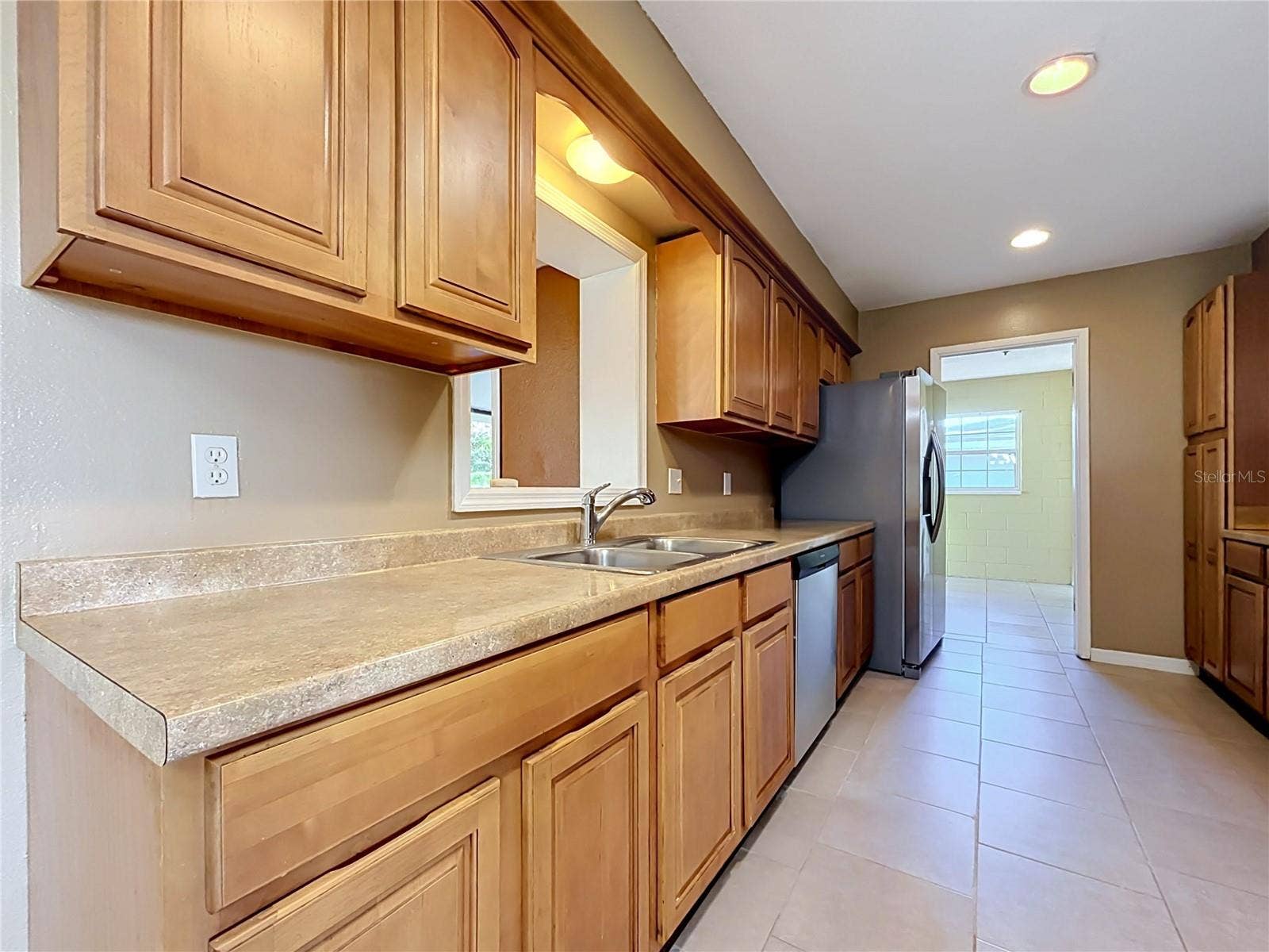 3427 LAKEVIEW DRIVE, Winter Haven, FL 33884 3427 LAKEVIEW DRIVE, Winter Haven, FL 33884
