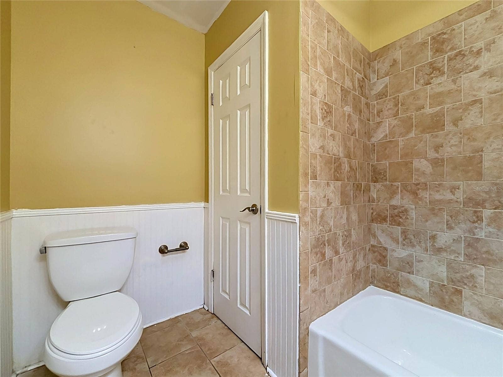3427 LAKEVIEW DRIVE, Winter Haven, FL 33884 3427 LAKEVIEW DRIVE, Winter Haven, FL 33884