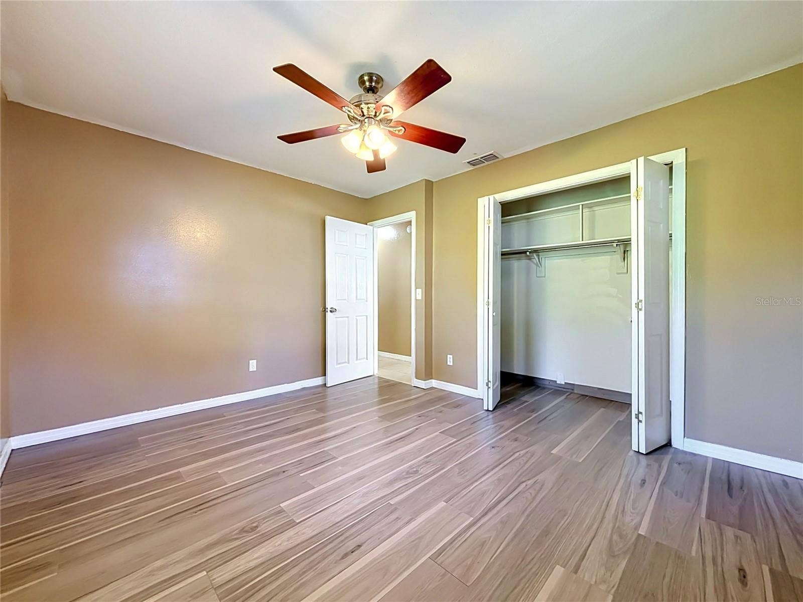 3427 LAKEVIEW DRIVE, Winter Haven, FL 33884 3427 LAKEVIEW DRIVE, Winter Haven, FL 33884