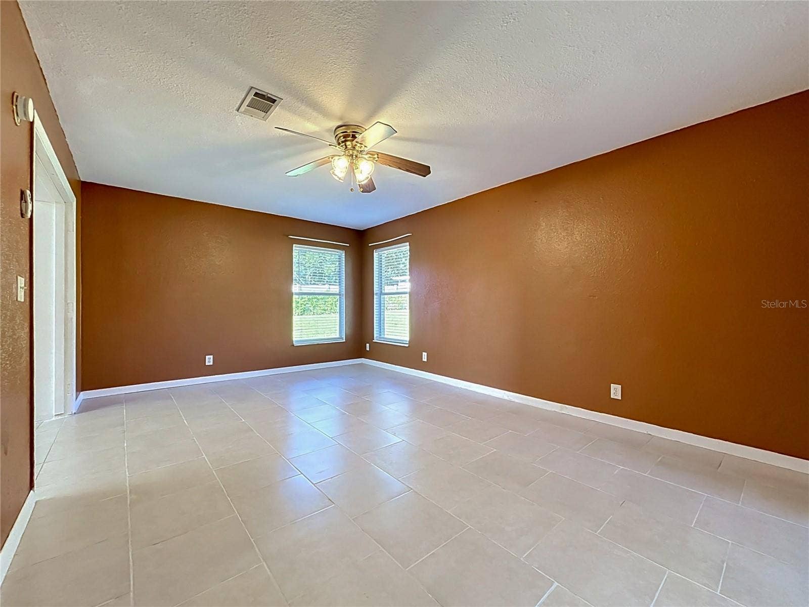 3427 LAKEVIEW DRIVE, Winter Haven, FL 33884 3427 LAKEVIEW DRIVE, Winter Haven, FL 33884