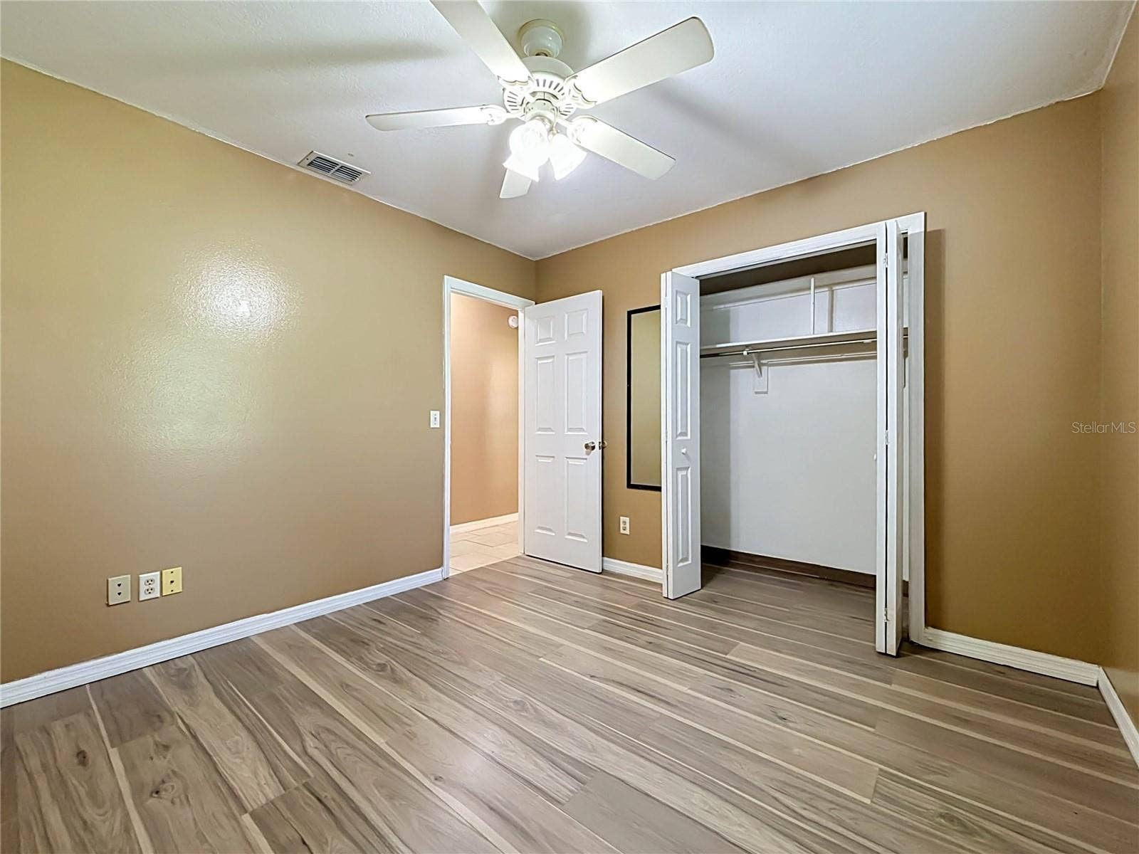 3427 LAKEVIEW DRIVE, Winter Haven, FL 33884 3427 LAKEVIEW DRIVE, Winter Haven, FL 33884