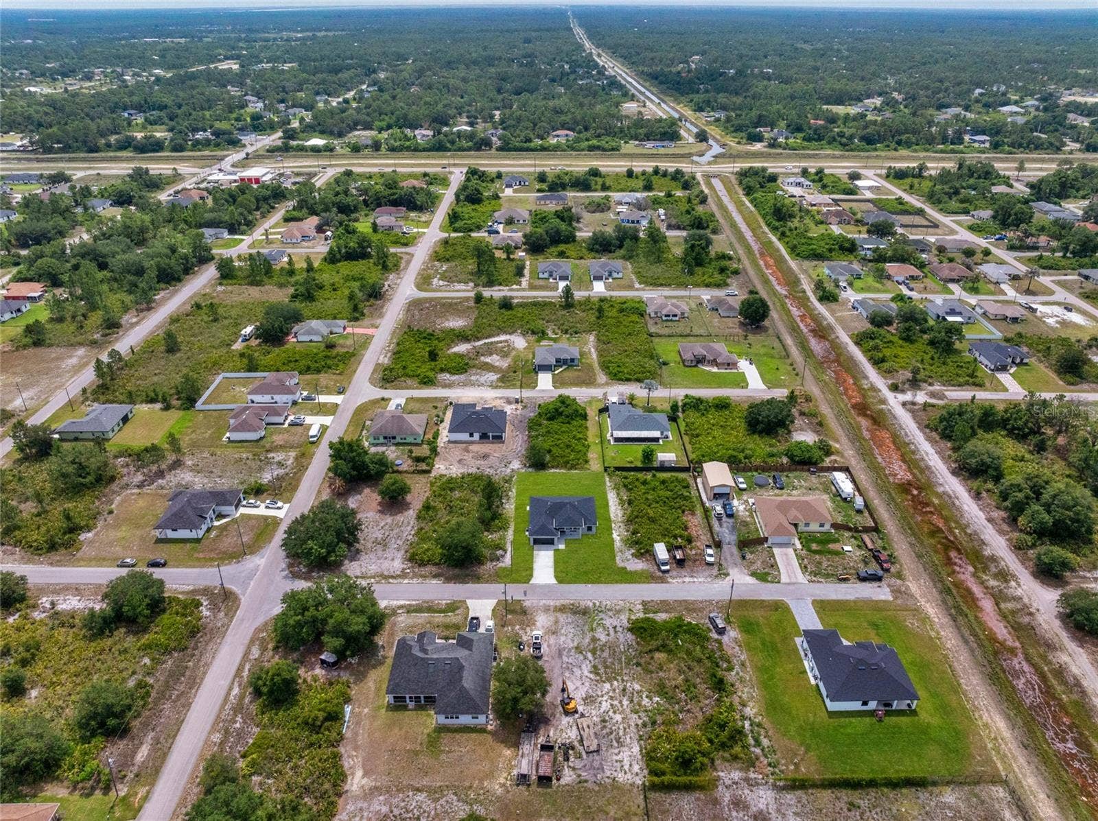 4626 ELAINE AVENUE N, Lehigh Acres, FL 33971 4626 ELAINE AVENUE N, Lehigh Acres, FL 33971