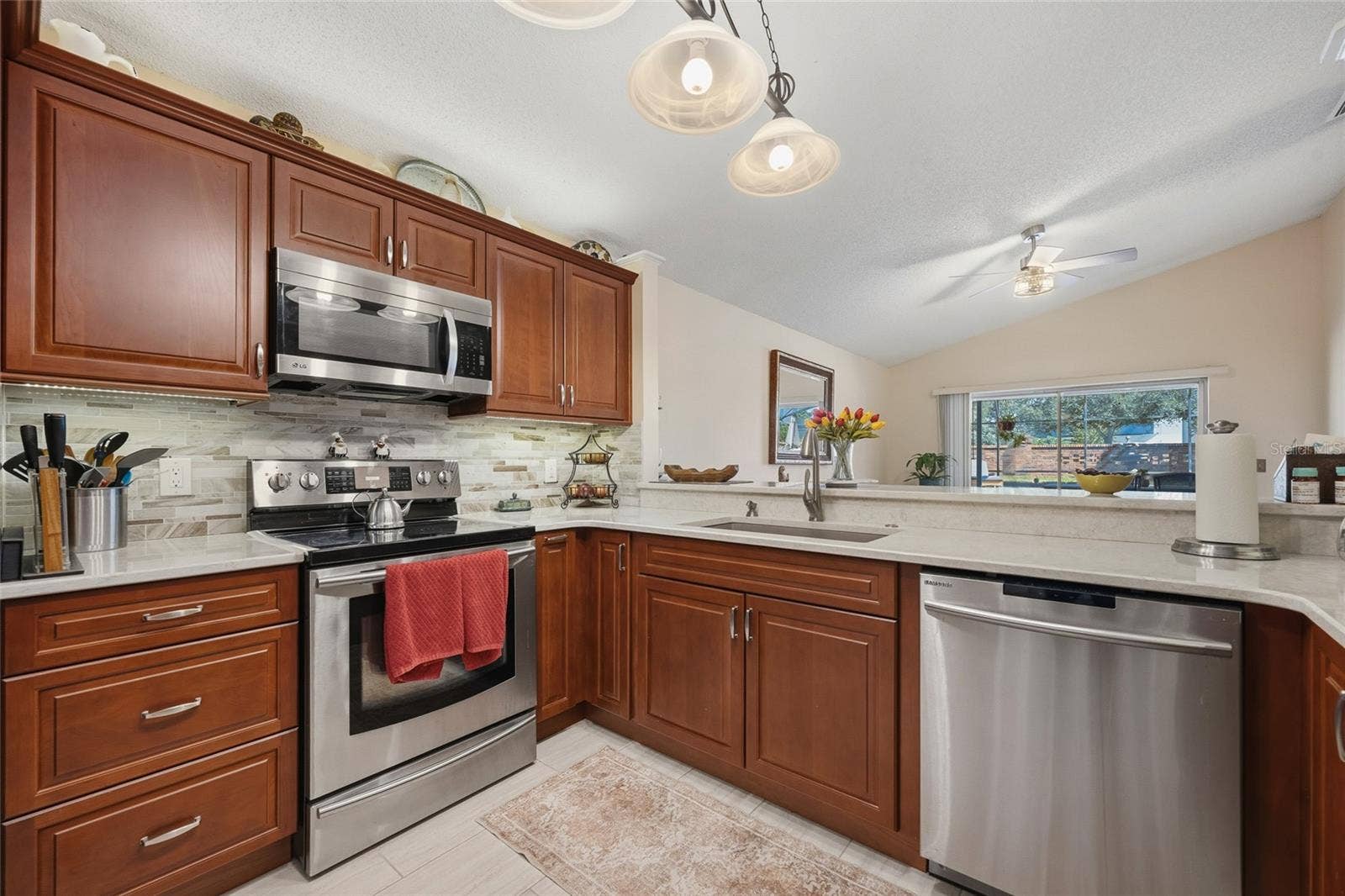 1027 KELLY CREEK CIRCLE, Oviedo, FL 32765 1027 KELLY CREEK CIRCLE, Oviedo, FL 32765