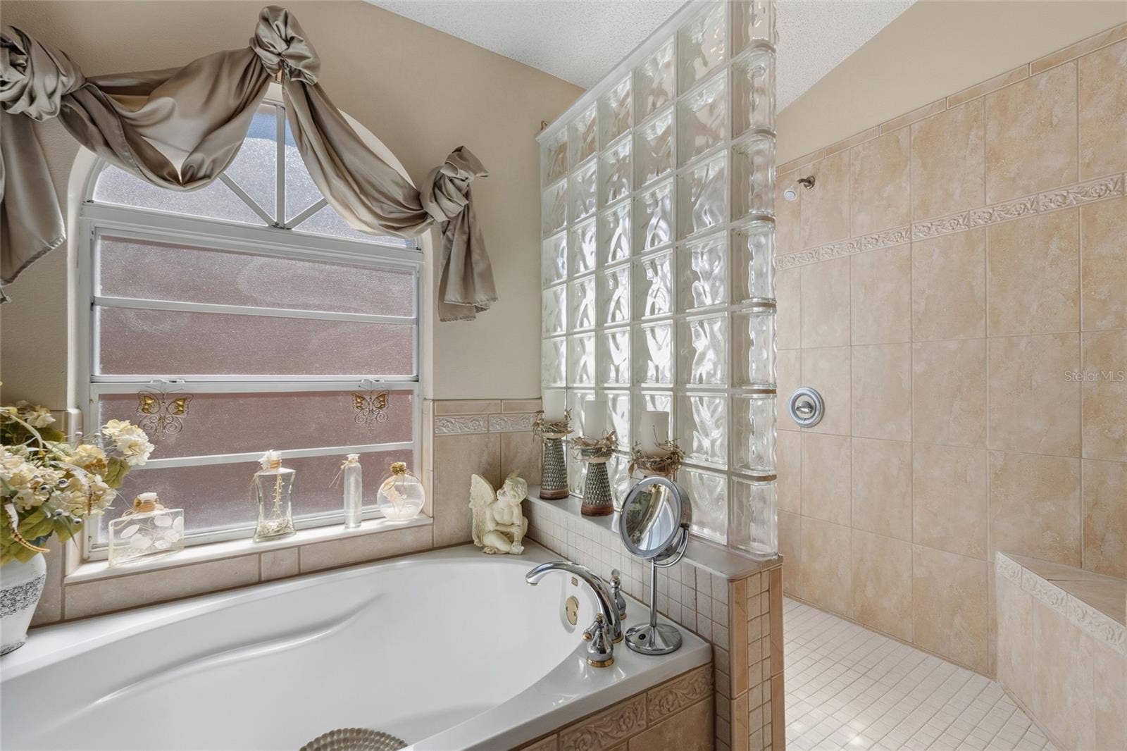 1027 KELLY CREEK CIRCLE, Oviedo, FL 32765 1027 KELLY CREEK CIRCLE, Oviedo, FL 32765