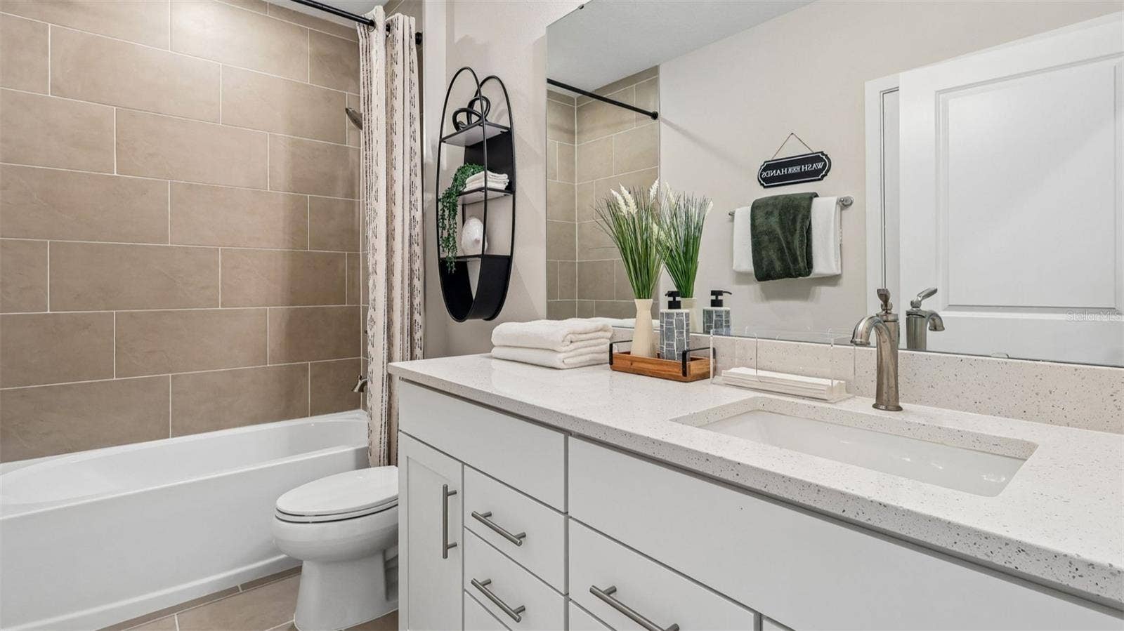 1956 DIAMOND HEAD CIRCLE, Lake Hamilton, FL 33851 1956 DIAMOND HEAD CIRCLE, Lake Hamilton, FL 33851