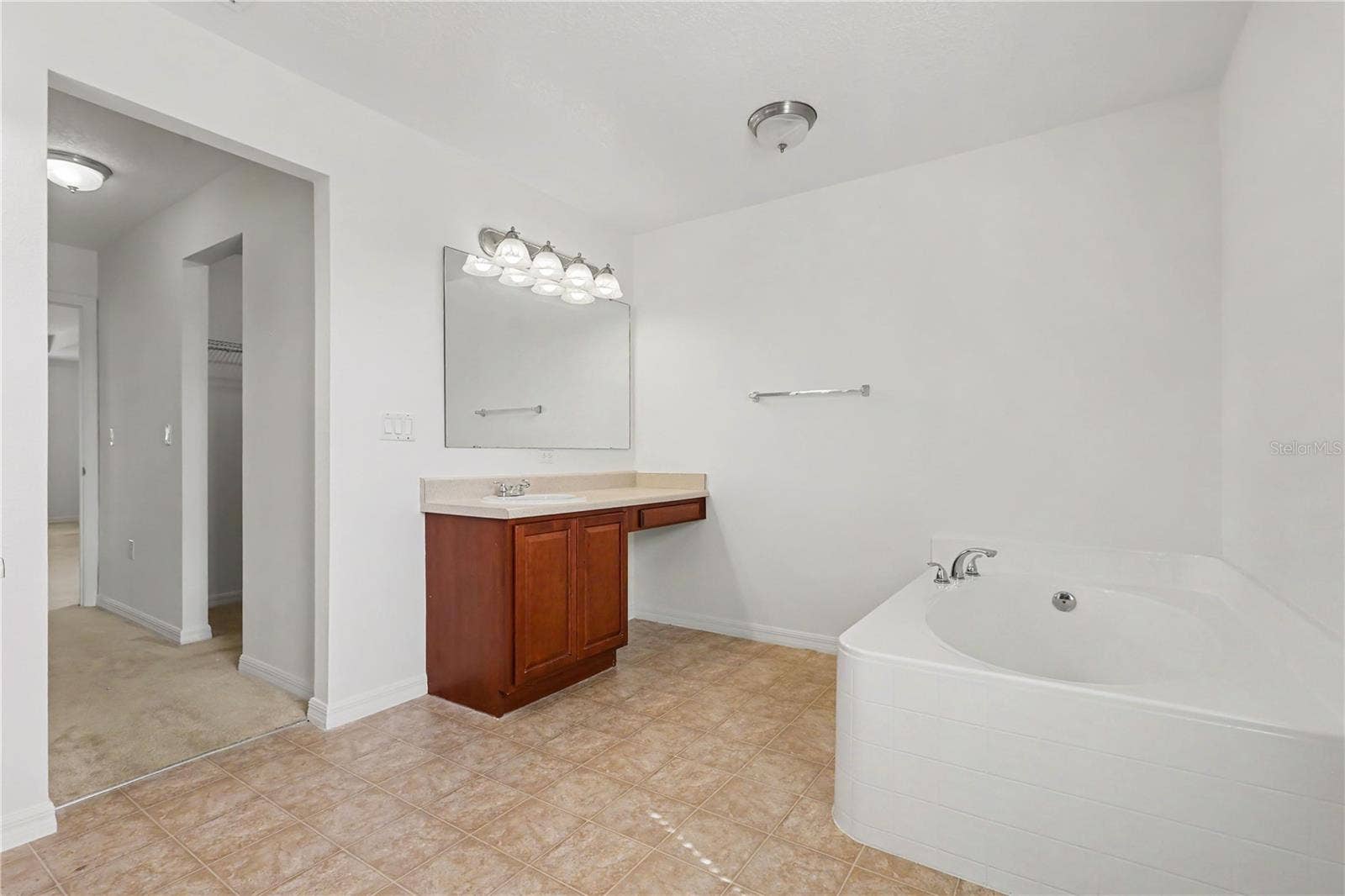 580 L M DAVEY LANE, Titusville, FL 32780 primary master bathroom