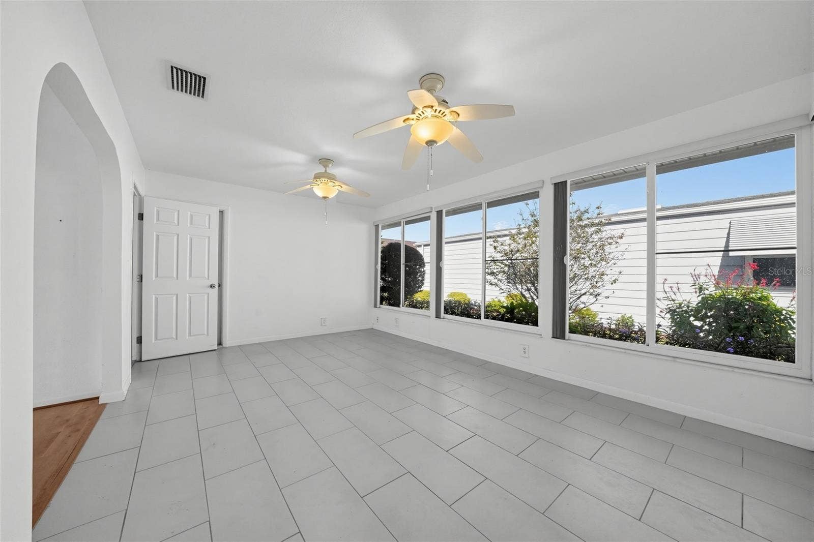 4851 COLONNADES CLUB BOULEVARD, Lakeland, FL 33811 4851 COLONNADES CLUB BOULEVARD, Lakeland, FL 33811