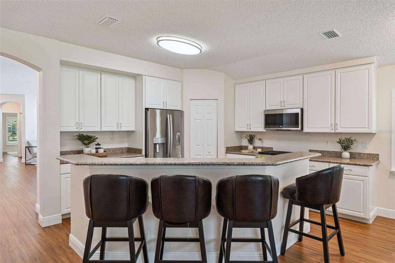Spacious breakfast bar for the Kitchen