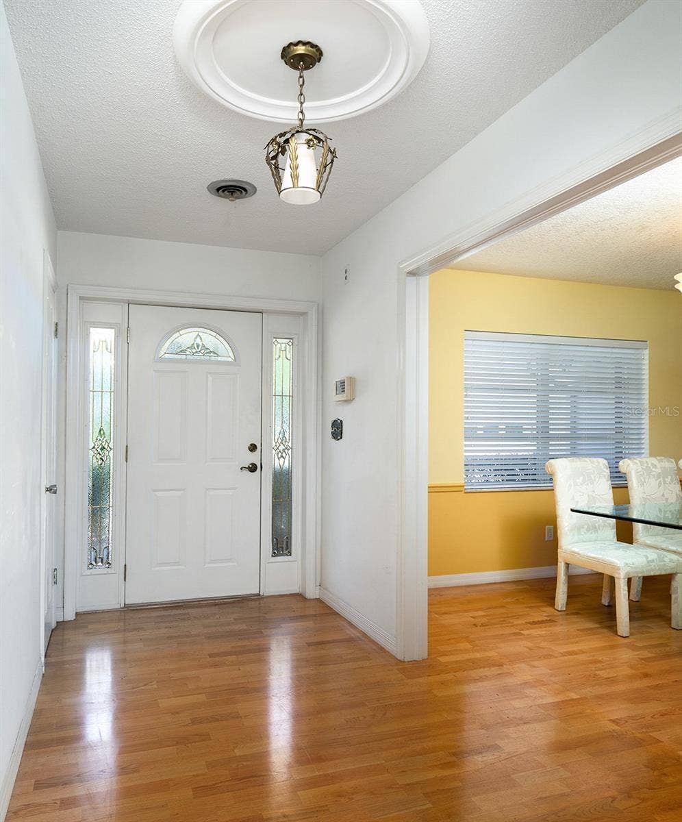 5119 PELLEPORT AVENUE, Belle Isle, FL 32812 Foyer